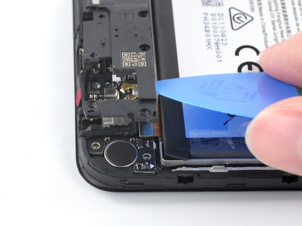 Nokia G42 5G Screen Assembly Replacement, Pry up the loudspeaker: crwdns2935265:017crwdnd2935265:03crwdnd2935265:03crwdne2935265:0