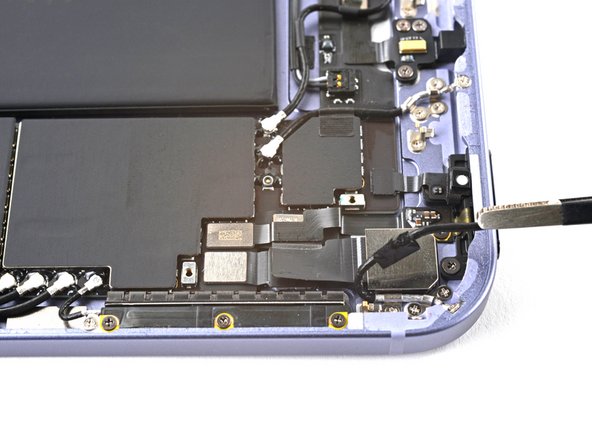 iPad Mini 6 Rear Camera Replacement, Reposition the coaxial cable: stap 0, afbeelding 2 van 2
