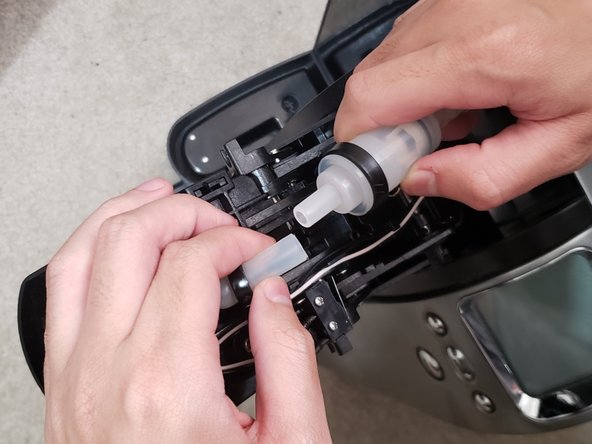 Keurig B70 Platinum Puncture Needle Replacement: crwdns2935265:06crwdnd2935265:02crwdnd2935265:02crwdne2935265:0