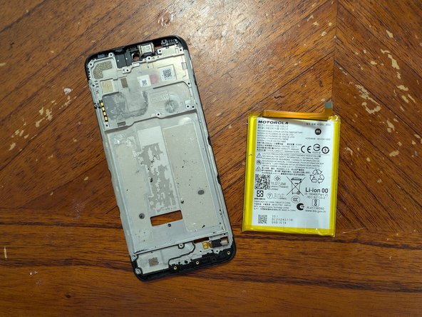 Motorola Moto G Play (2023) Teardown, Removing the battery: crwdns2935265:013crwdnd2935265:02crwdnd2935265:02crwdne2935265:0