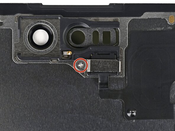 iPhone 15 Screen Replacement, Remove the ambient light sensor bracket: 步骤 30 中的图像 2，2