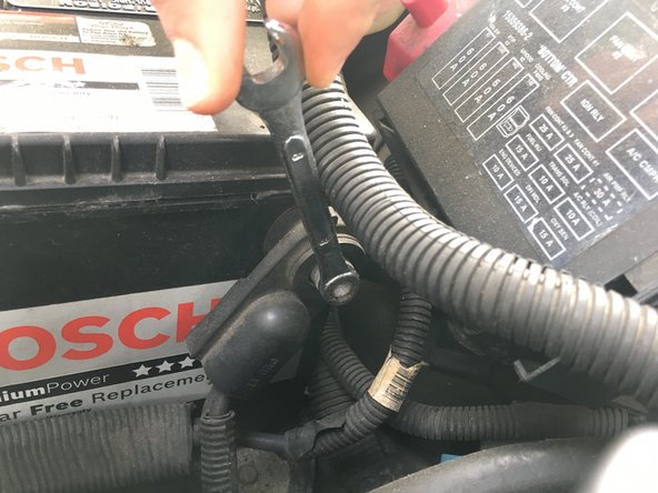 2000-2007 Chevrolet Monte Carlo Negative Battery Terminal Disconnection, Negative Battery Terminal: crwdns2935265:00crwdnd2935265:01crwdnd2935265:02crwdne2935265:0