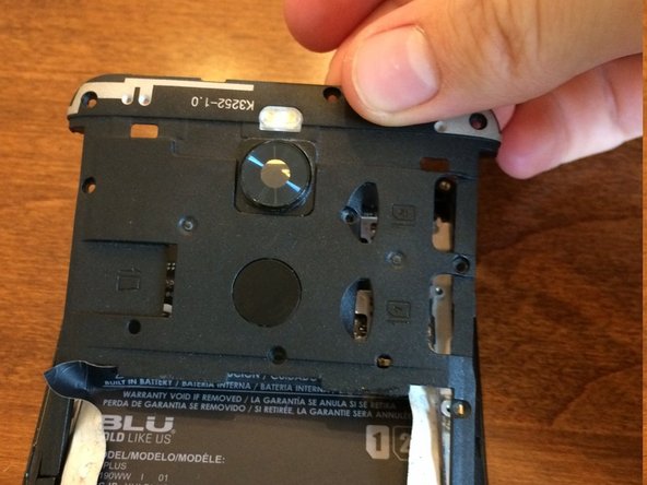 BLU R2 Plus Fingerprint Sensor Replacement, Upper Plate Removal: étape 6, image 3 de 3