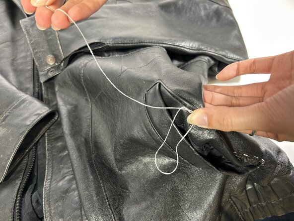 How to Repair a Leather Jacket Pocket: passo 8, immagine 3 di 3