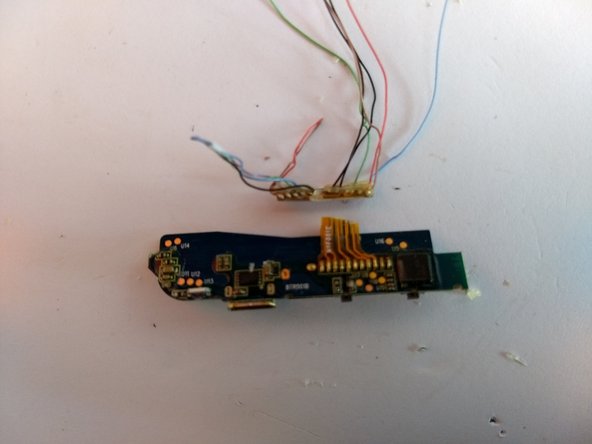 Aftershokz Trekz Titanium Teardown, Chips: crwdns2935265:012crwdnd2935265:02crwdnd2935265:02crwdne2935265:0