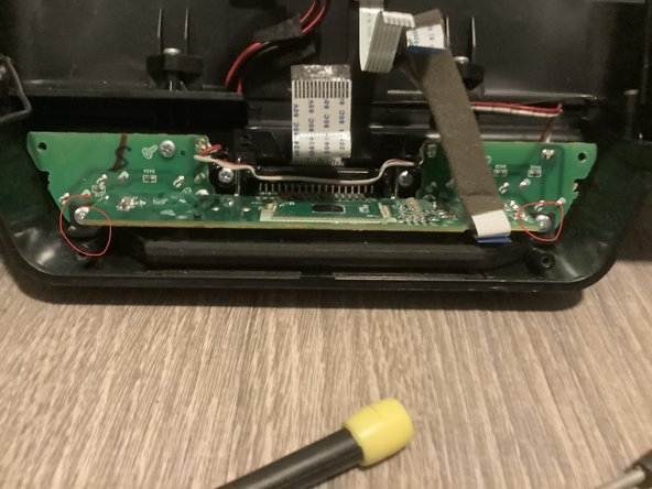 Sony ICF-CS15iP Disassembly, Remove display.: crwdns2935265:04crwdnd2935265:02crwdnd2935265:02crwdne2935265:0