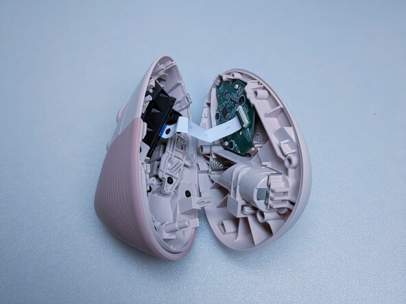 Logitech Lift Teardown, Separating the Base: crwdns2935265:05crwdnd2935265:03crwdnd2935265:03crwdne2935265:0