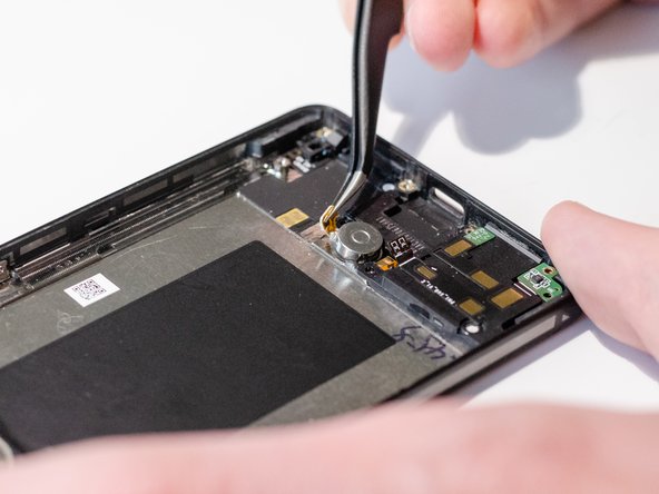 Essential Phone Vibrator Replacement: crwdns2935265:031crwdnd2935265:02crwdnd2935265:03crwdne2935265:0