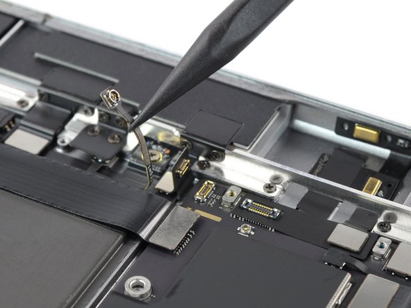 iPad Pro 12.9" 2nd Gen Battery Replacement, Disconnect the top left coxial cable: crwdns2935265:044crwdnd2935265:03crwdnd2935265:03crwdne2935265:0