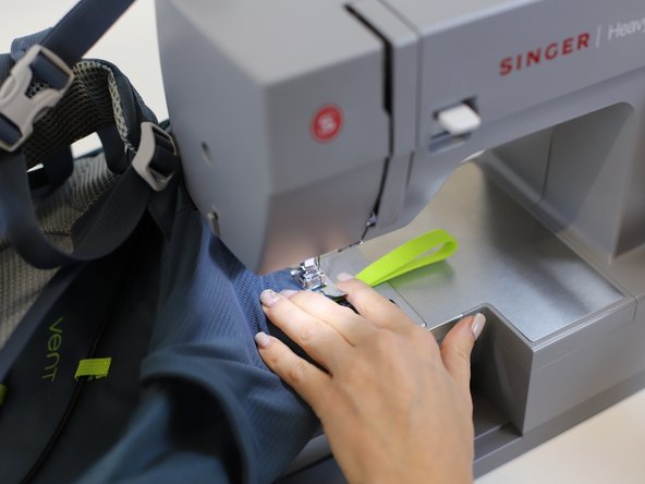 How to Fix a Broken Loop in a Backpack, Stitch the loop in place: crwdns2935265:05crwdnd2935265:02crwdnd2935265:03crwdne2935265:0