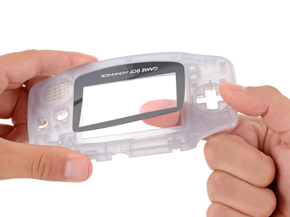 Game Boy Advance Screen Lens Replacement, Remove the screen lens: crwdns2935265:019crwdnd2935265:01crwdnd2935265:03crwdne2935265:0