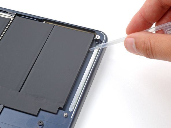 MacBook Air 15" 2024 Battery Replacement, Separate any remaining adhesive: crwdns2935265:021crwdnd2935265:02crwdnd2935265:02crwdne2935265:0