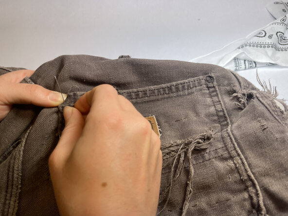 How to Patch Back Pants Pocket: 步骤 8 中的图像 2，3