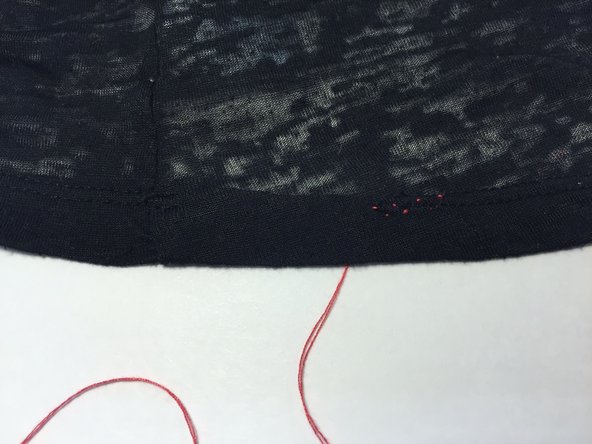 How to Fix a Ripped Shirt Hem: crwdns2935265:08crwdnd2935265:02crwdnd2935265:02crwdne2935265:0