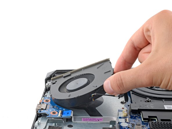 Lenovo Legion Y7000P Hinge Cover Replacement, Remove the right fan: crwdns2935265:018crwdnd2935265:02crwdnd2935265:03crwdne2935265:0