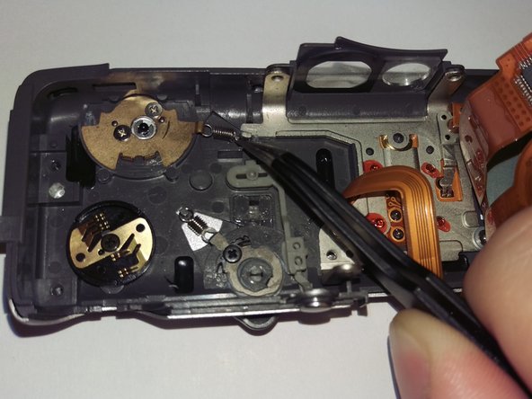 Canon PowerShot G3 Zoom Control Spring Replacement: crwdns2935265:07crwdnd2935265:02crwdnd2935265:02crwdne2935265:0