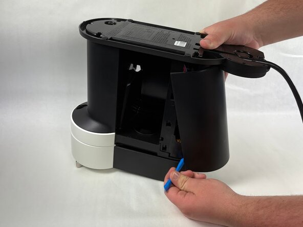 Nespresso Vertuo Next Lower Water Line Replacement, Water Pump: crwdns2935265:01crwdnd2935265:02crwdnd2935265:03crwdne2935265:0