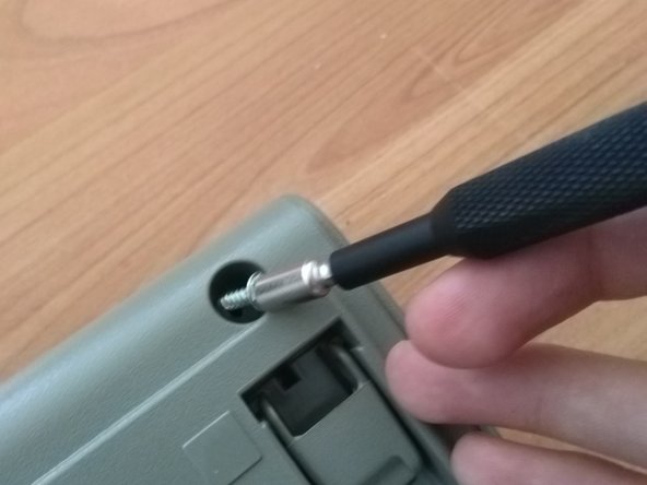 IBM Model M Teardown, Extract the screws: Schritt 4, Bild 2 von 2