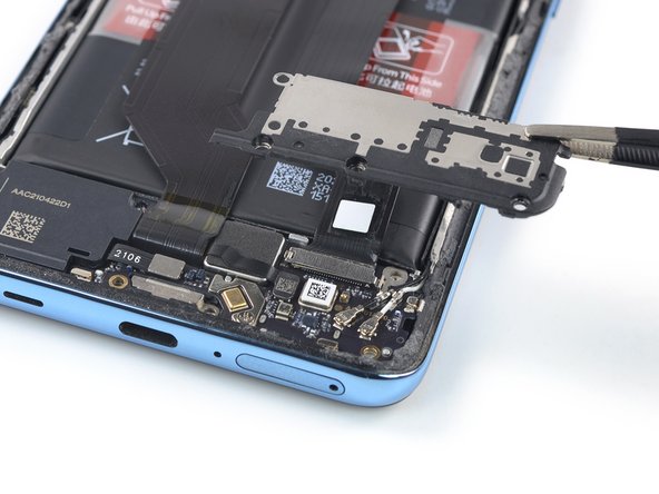 OnePlus 9 5G Screen Replacement, Remove the daughterboard cover: step 21, image 2 of 2