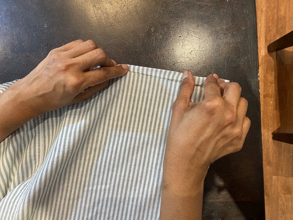 How to Shorten the Length of a Shirt: crwdns2935265:07crwdnd2935265:02crwdnd2935265:03crwdne2935265:0