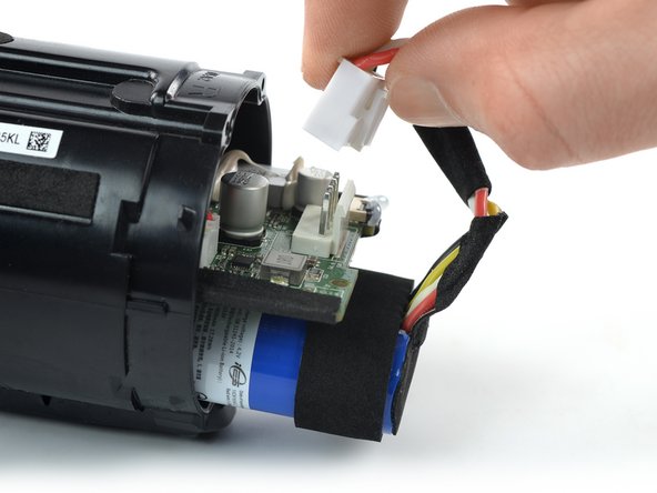 JBL Flip 5 Battery Replacement, Disconnect the battery: crwdns2935265:023crwdnd2935265:03crwdnd2935265:03crwdne2935265:0