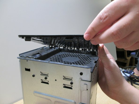 Drobo FS DRDS2-A Fan Replacement, Fan Replacement: crwdns2935265:04crwdnd2935265:03crwdnd2935265:03crwdne2935265:0