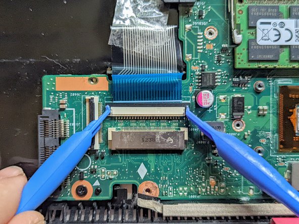 ASUS VivoBook S400C Motherboard Replacement, Disconnect the Keyboard: crwdns2935265:039crwdnd2935265:02crwdnd2935265:03crwdne2935265:0