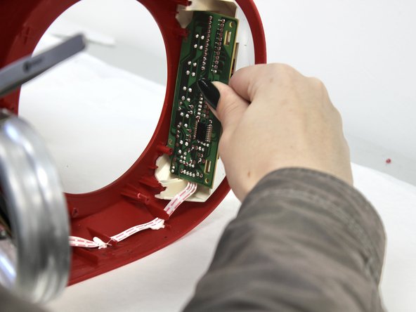 Black and Decker DCM100R Control Panel Circuit Board Replacement: crwdns2935265:010crwdnd2935265:02crwdnd2935265:02crwdne2935265:0