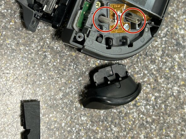 Right Joy-Con Teardown: crwdns2935265:06crwdnd2935265:02crwdnd2935265:02crwdne2935265:0