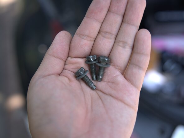 Nissan 350Z Tail Light Replacement: crwdns2935265:03crwdnd2935265:02crwdnd2935265:02crwdne2935265:0