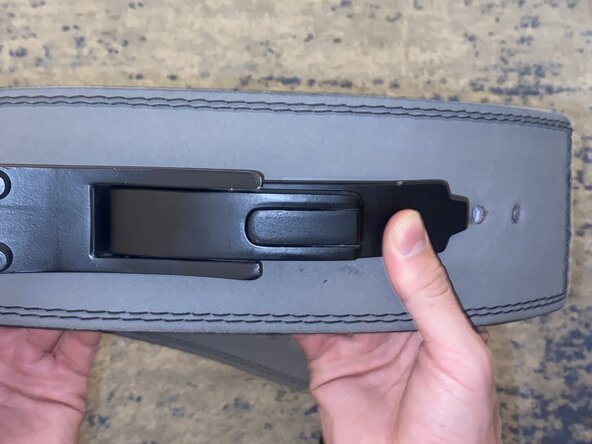 How to Fix a Loose-Fitting Lifting Belt: crwdns2935265:04crwdnd2935265:02crwdnd2935265:03crwdne2935265:0