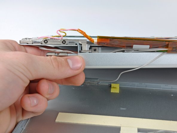 PowerBook G4 Aluminum 12" 1-1.5 GHz Display Data Cable Replacement: crwdns2935265:073crwdnd2935265:02crwdnd2935265:02crwdne2935265:0