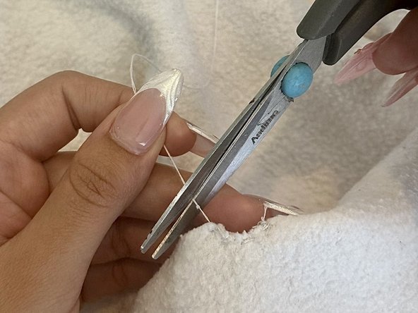 Sewing a small Hole for a Seamless Fix: 6 단계, 이미지 2개 중 2개