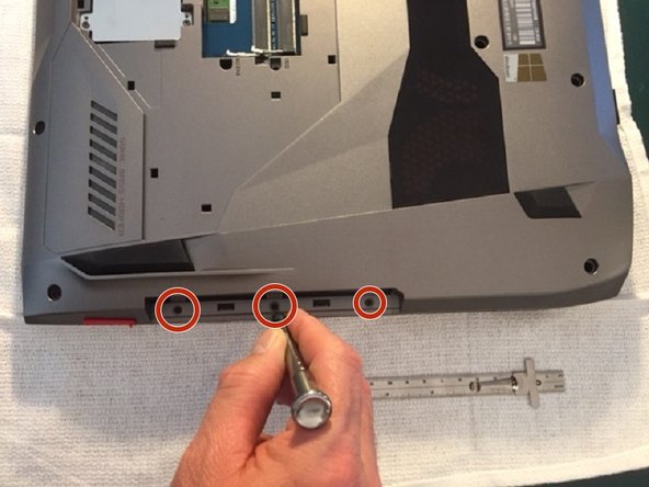 Asus ROG Laptop G752VL-DH71 RAM under keyboard Replacement, Back panel removal part 4, screw removal: crwdns2935265:05crwdnd2935265:02crwdnd2935265:02crwdne2935265:0