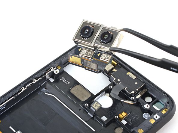 Google Pixel 4 Side Buttons Replacement, Remove the rear-facing camera module: crwdns2935265:040crwdnd2935265:02crwdnd2935265:02crwdne2935265:0