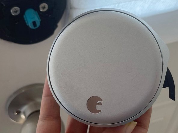 How to Replace a Manual Door Lock With An August (4th Gen.) Smart Lock: 步骤 6 中的图像 1，3