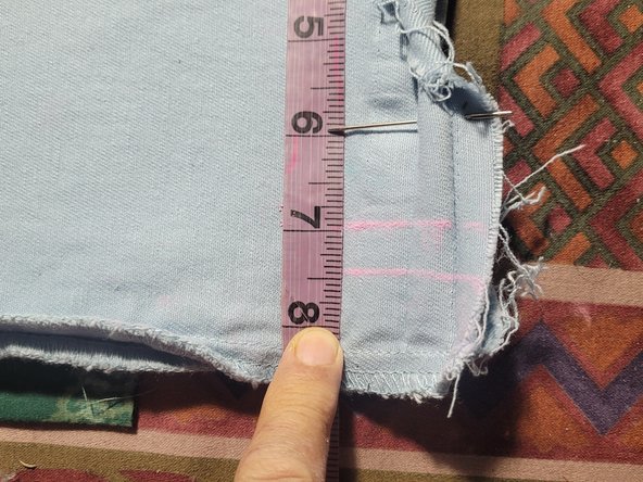 How to Shorten Pant Legs With a Sewing Machine: crwdns2935265:03crwdnd2935265:02crwdnd2935265:02crwdne2935265:0