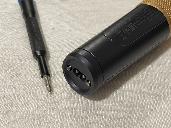 Babyliss Lithium Performance (E986E) Teardown, Remove end caps: crwdns2935265:02crwdnd2935265:03crwdnd2935265:03crwdne2935265:0