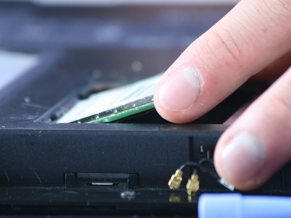 Asus V6800V Wireless Card Replacement: crwdns2935265:05crwdnd2935265:03crwdnd2935265:03crwdne2935265:0