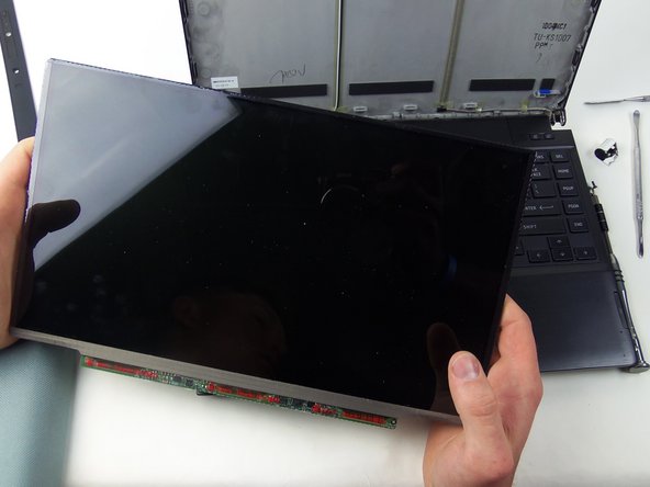 Toshiba Portege R835-P88 Screen Replacement: crwdns2935265:06crwdnd2935265:03crwdnd2935265:03crwdne2935265:0