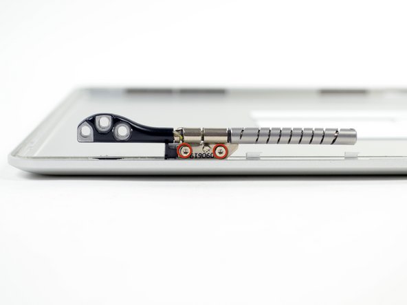 MacBook Pro 17" Unibody Rear Display Bezel Replacement: crwdns2935265:045crwdnd2935265:02crwdnd2935265:02crwdne2935265:0