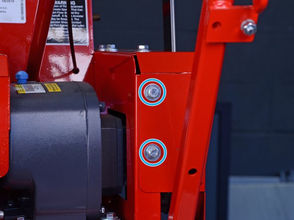 Classen Sod Cutter SC18AHDCA 2019 Engine Belt Replacement, Unscrew the right guard panel: crwdns2935265:04crwdnd2935265:03crwdnd2935265:03crwdne2935265:0