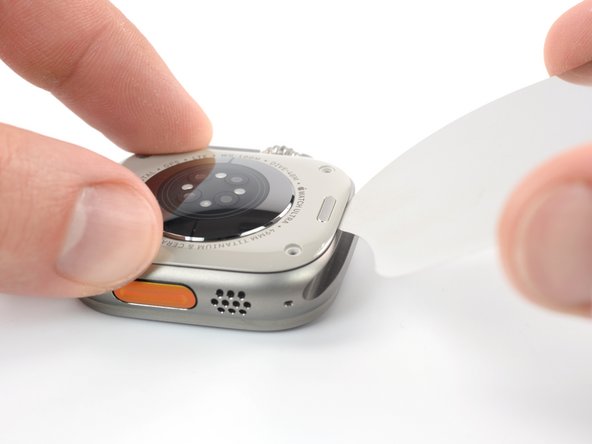 Apple Watch Ultra 2 Sensor Assembly Replacement, Create a gap: step 5, image 2 of 3