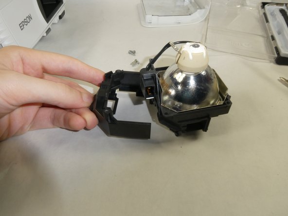 Epson Home Cinema 1060 Bulb Replacement: crwdns2935265:04crwdnd2935265:02crwdnd2935265:02crwdne2935265:0