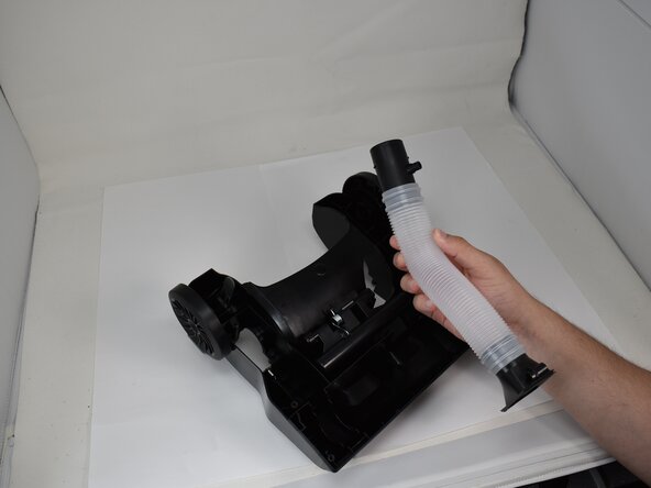 Bissell CleanView Compact 3508 Lower Hose Replacement: crwdns2935265:09crwdnd2935265:03crwdnd2935265:03crwdne2935265:0