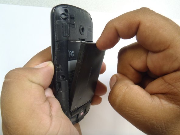 HTC Ozone Battery Replacement: stap 0, afbeelding 2 van 3