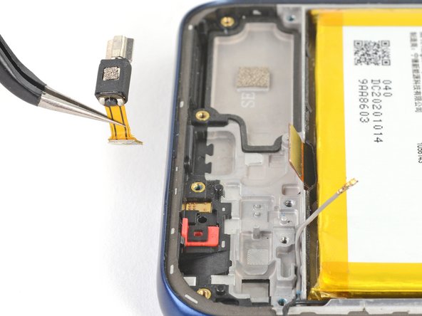 Motorola Moto G Play (2021) Screen Replacement, Remove the vibration motor: crwdns2935265:034crwdnd2935265:03crwdnd2935265:03crwdne2935265:0