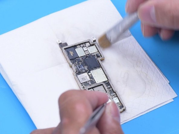 iPhone 13 Pro Motherboard Separation