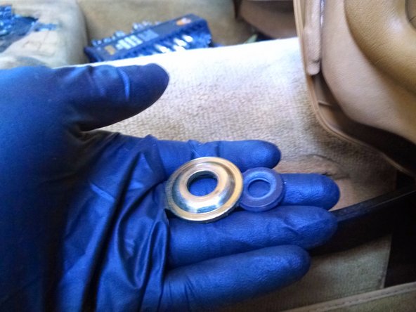 Mercedes W123 Front Seat Replacement: crwdns2935265:06crwdnd2935265:02crwdnd2935265:03crwdne2935265:0