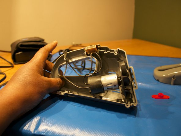 Car and Drivers Auto HandHeld Vacuum Bagless Teardown: crwdns2935265:03crwdnd2935265:02crwdnd2935265:03crwdne2935265:0